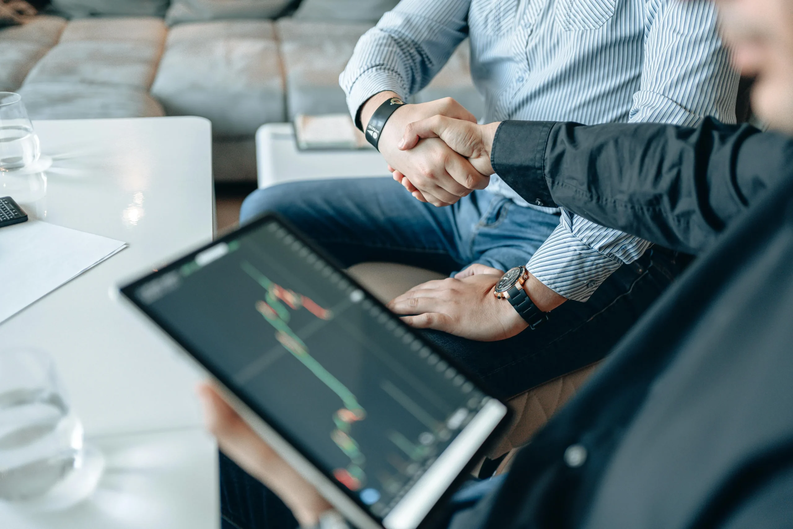 pexels-alphatradezone-5833870