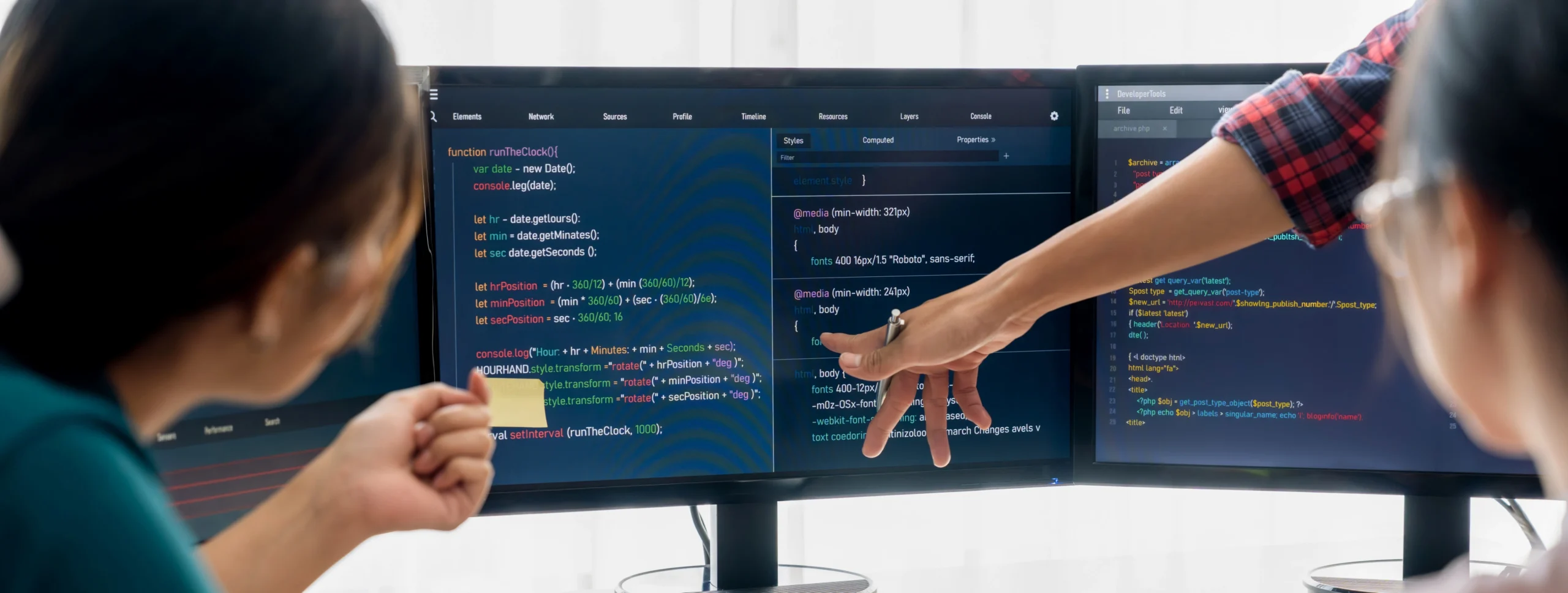 young-professional-website-developer-cooperative-computer-engineer-team-brainstorming-sharing-idea-program-writing-coding-modern-meeting-room-teamwork-concept-closeup-burgeoning